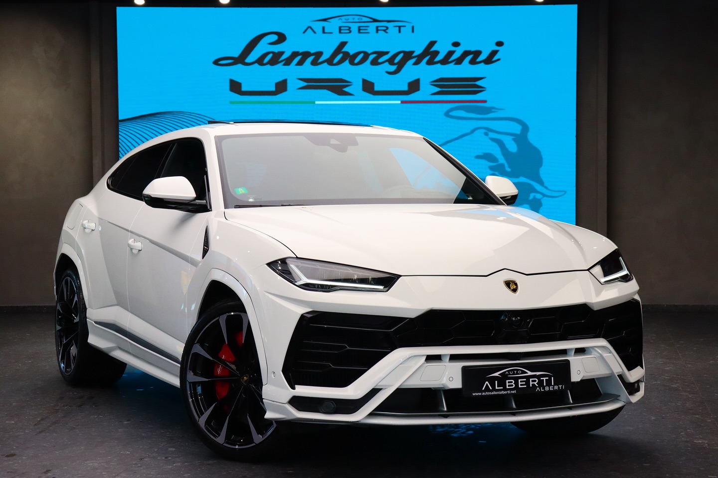Lamborghini URUS 