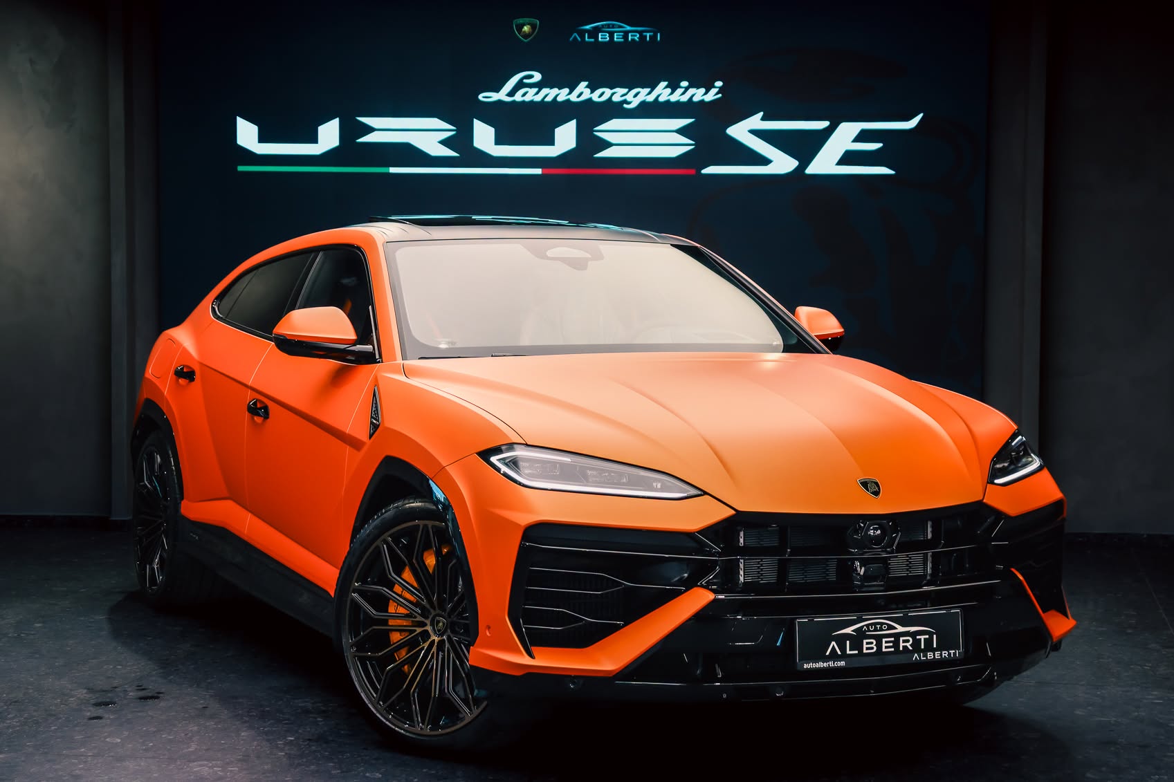  LAMBORGHINI URUS SE