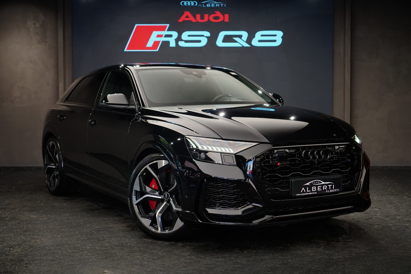 AUDI RSQ8