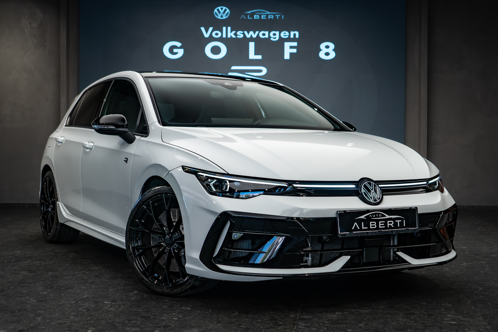 VW Golf 8.5 R Akrapovič 