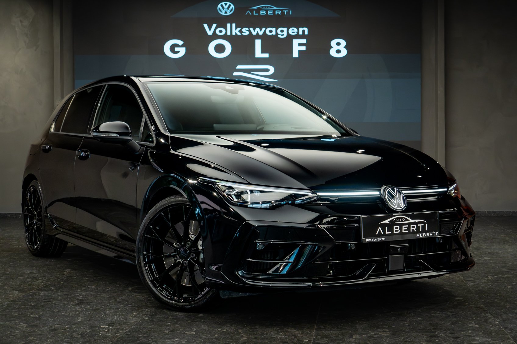 Golf 8.5 R Akrapovič - Black Edition